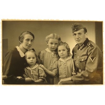 Wehrmacht soldier in M 36 tunic with family. Espenlaub militaria